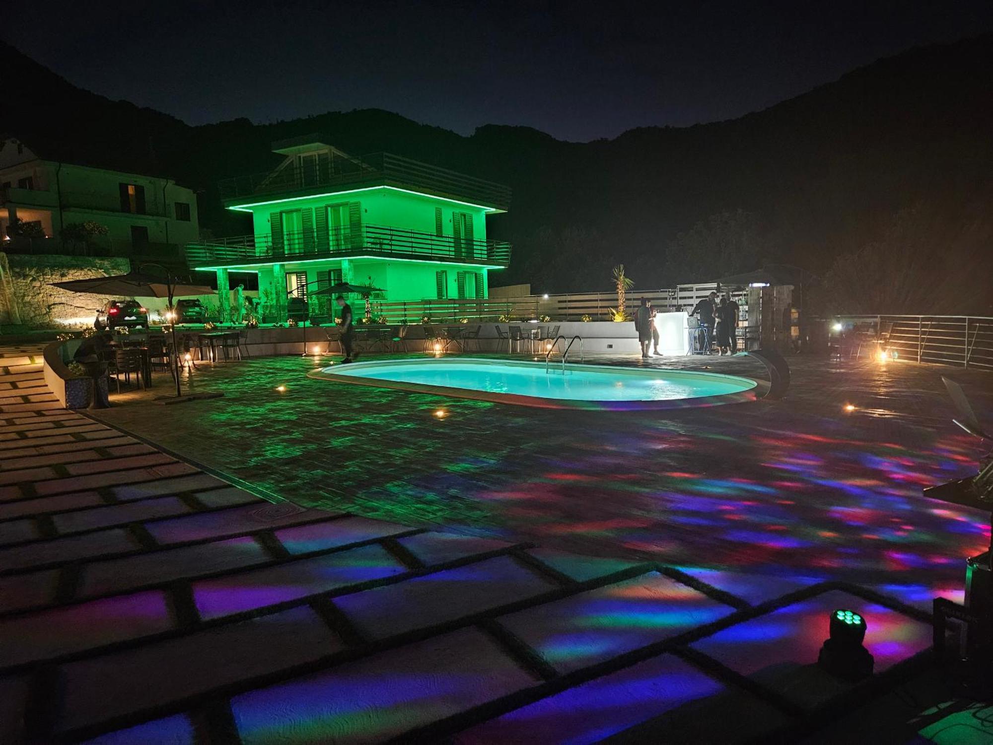 Appartamento Emma Con Piscina - Vista Mare"Tenuta Croce" Салерно Екстериор снимка